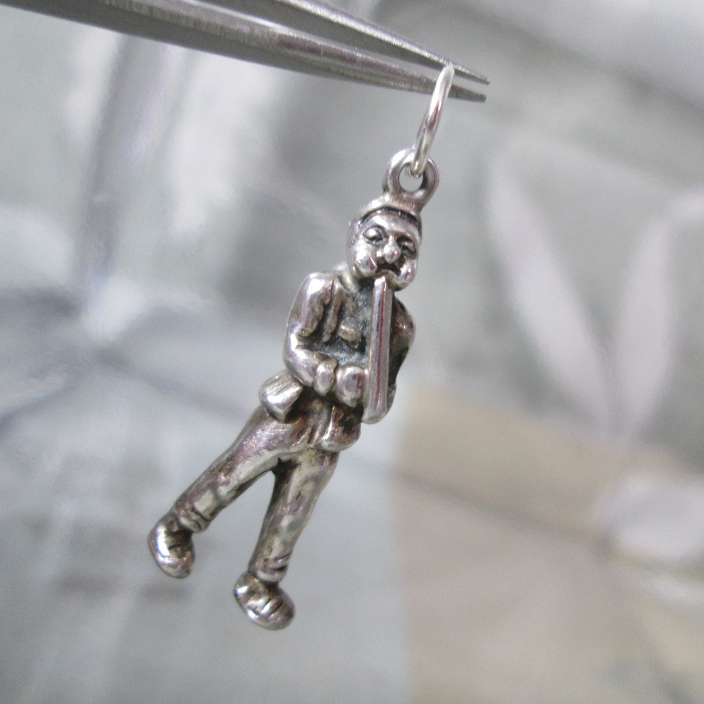 Silver Bracelet Charm CLARINET PLAYER Woodwind - Picture 1 of 6
